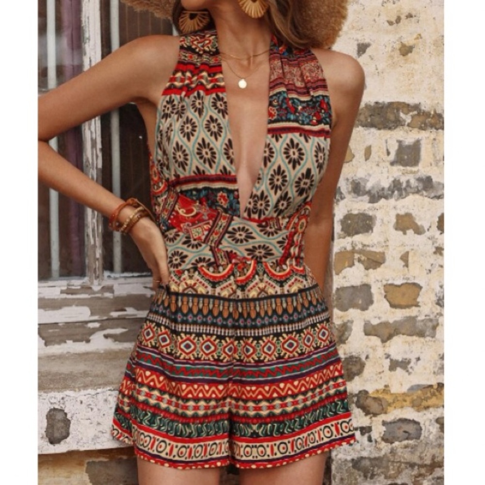 Boho floral print crisscross open back romper - Picture 3 of 7